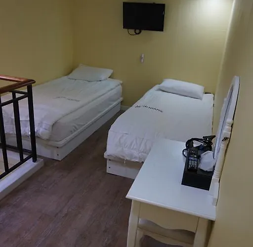 Hotel Myeongdong Mom House