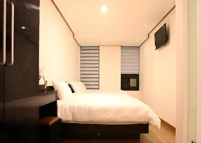 Myeongdong Mom House 3*