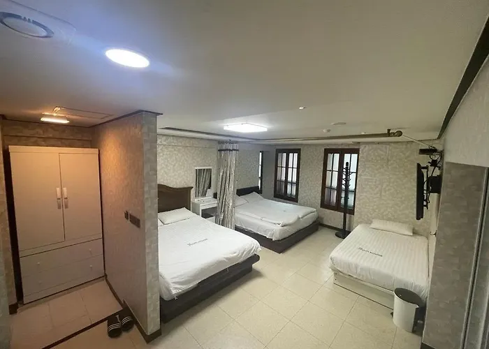 Myeongdong Mom House Hotel