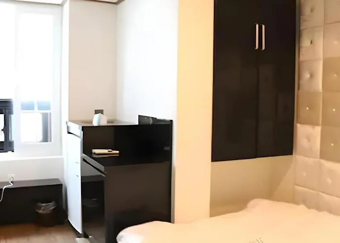 Myeongdong Mom House Hotel