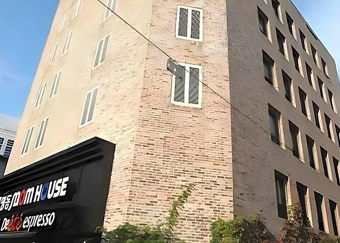 Myeongdong Mom House 3*