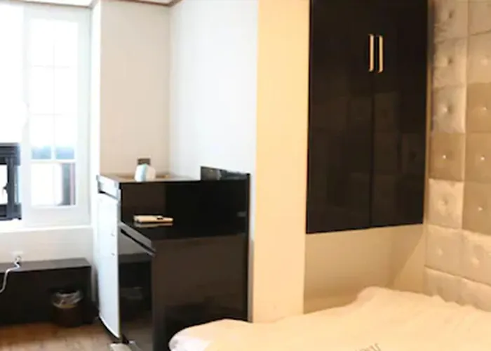 Myeongdong Mom House 3*